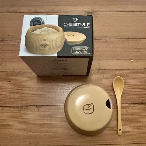 Emilia Food Love ceramic cheese box and ceramic cheese spoon. NWT, NIB. - Picture 7 of 14
